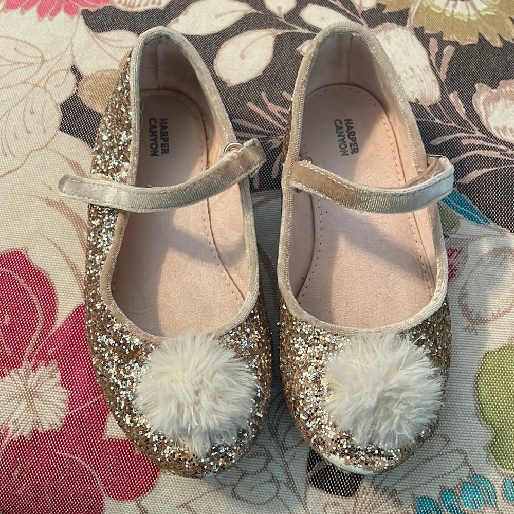 Girls Harper Canyon Glitter Pom Pom Mary Janes Velvet straps size 10